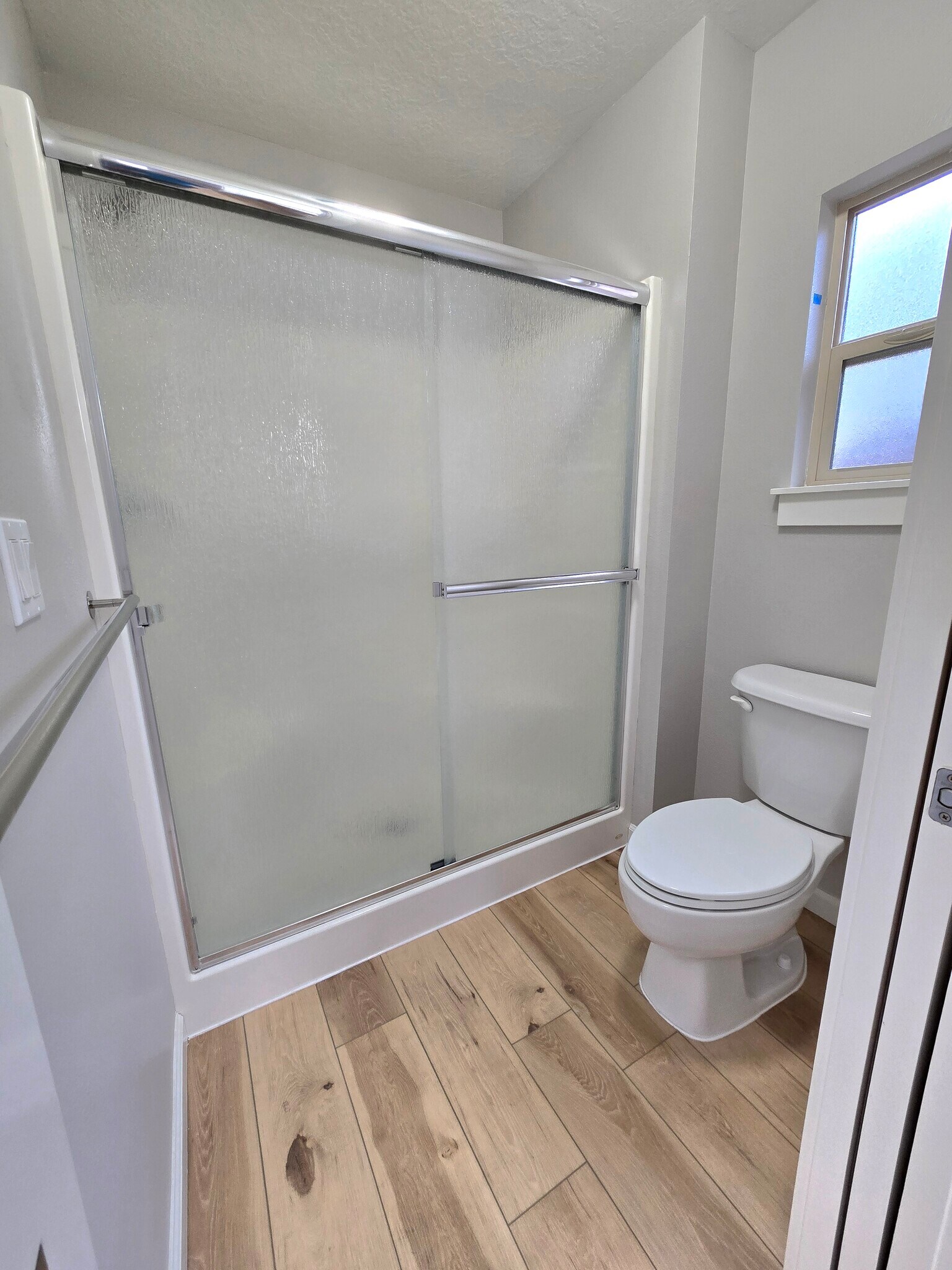 Building Photo - 591 W Kingsley St