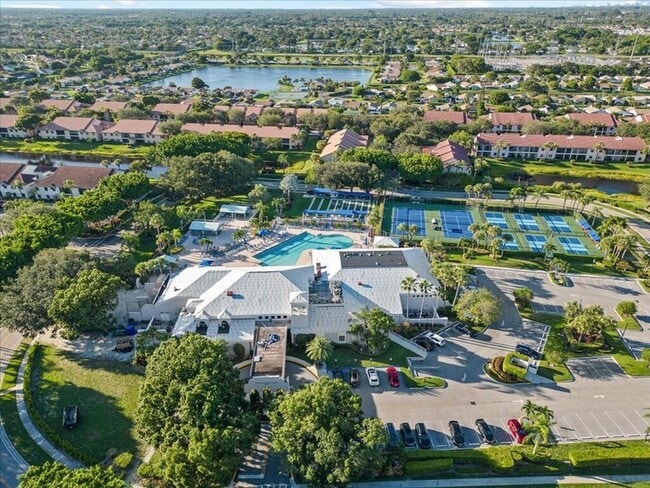 Building Photo - 5415 Verona Dr