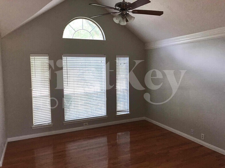 Building Photo - 4907 Pine Prairie Ln