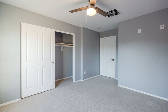 Building Photo - $3,500 For Lease Starting June 1, 2026 4 beds-2.5 Baths 2,421 Sq. Ft.  Amazing Gilbert 85298 Home...