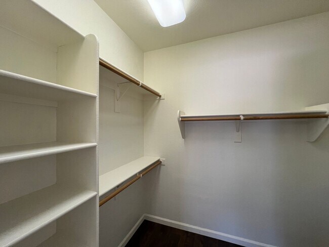 Building Photo - Gorgeous, upgraded home with a sparkling p...