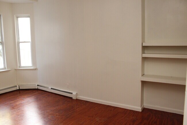 Building Photo - 1824 Bolton St