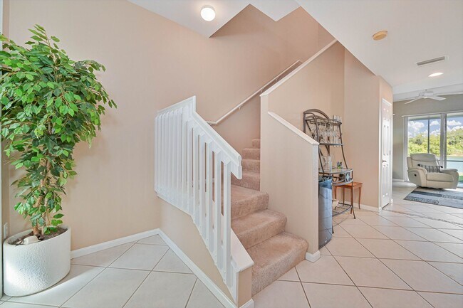 Building Photo - NOW AVAILABLE - Cozy Townhome w/ 1 Car Garage in Fort Myers!