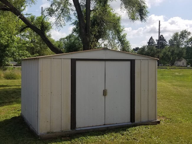 Storage Shed - 202 10th St