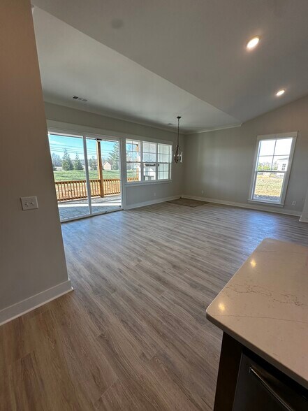 Dining room - 5904 Willoughby Way