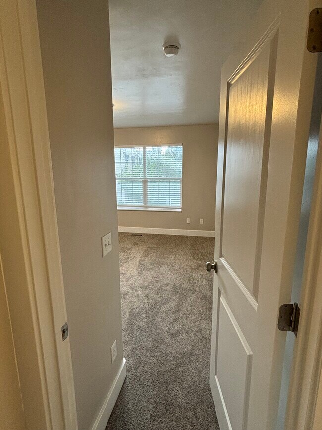 Building Photo - 363 Royal Troon Dr