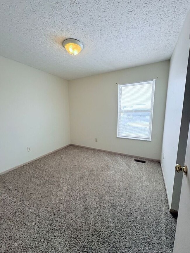 Building Photo - Charming 4 beds 2 baths in Columbus