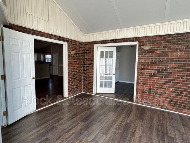 Building Photo - 3512 Cherry Hill Dr