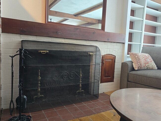 Building Photo - 223 Central St