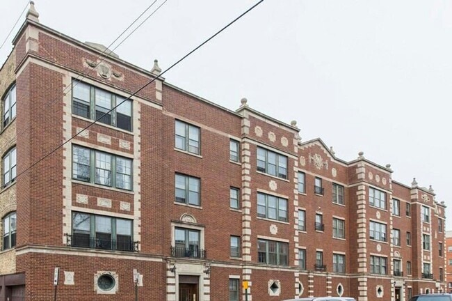 Primary Photo - Evanston Fantastic Condo Near St. Francis ...