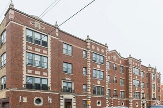 Building Photo - Evanston Fantastic Condo Near St. Francis ...