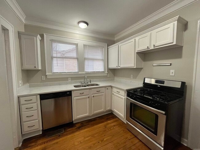 Building Photo - 218 S Valentine St