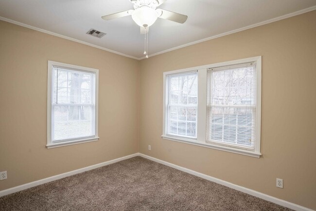 Building Photo - Great Location 2 Bed 1 Bath Home for Rent