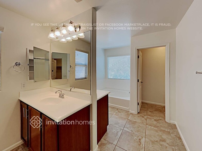 Building Photo - 1413 S Ponderosa Dr