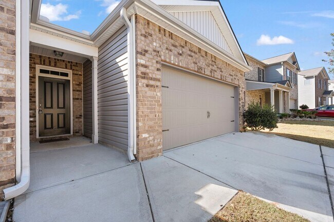 Building Photo - True Ranch Style Living! 2018 Built! 2300+...