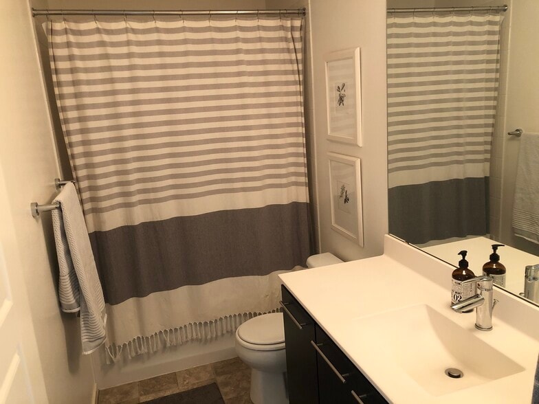 Bathroom #2 - 9627 Dunning Cir