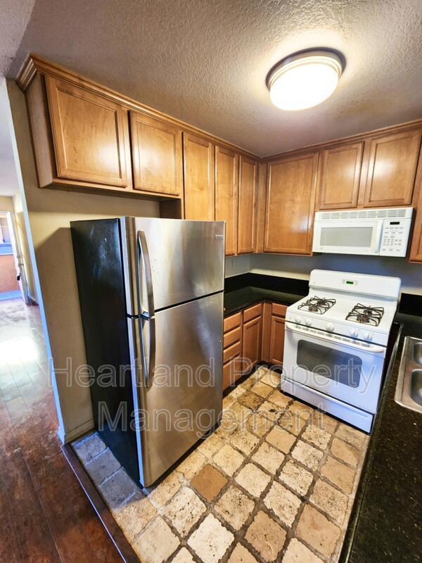 Building Photo - 514 Calle Montecito