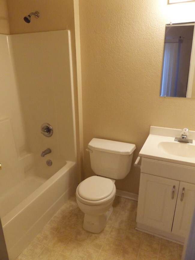 Building Photo - 5645 N Anita Ave