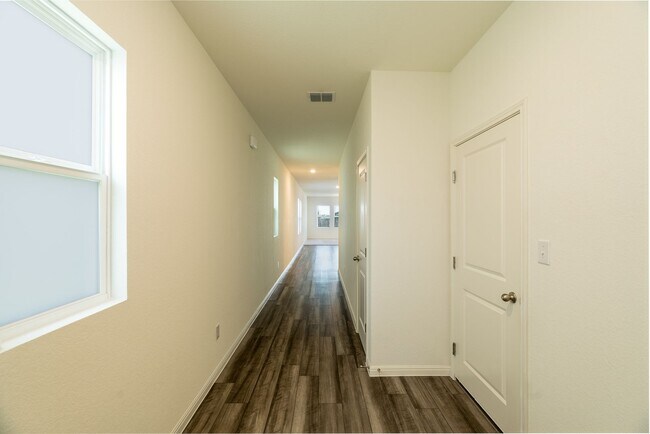 Building Photo - 402 Gemsbok Rd