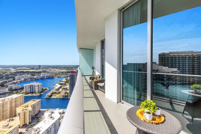 Building Photo - 4111 S Ocean Dr
