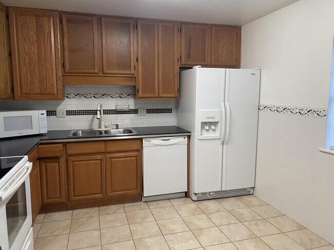 Building Photo - 8107 Olympia Ct