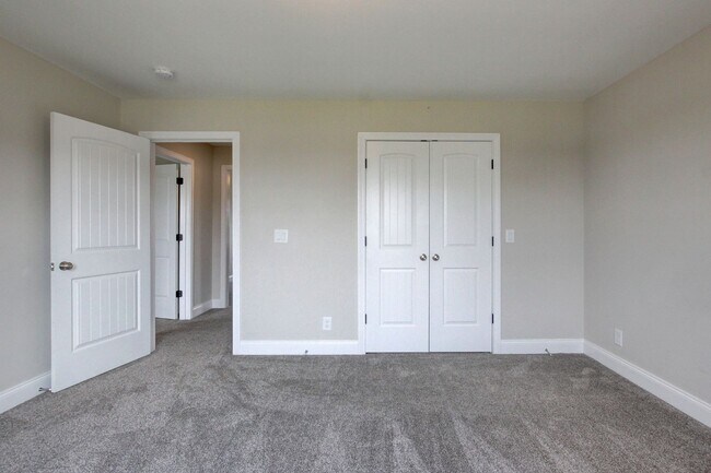 Building Photo - 230 Cotoneaster Ln