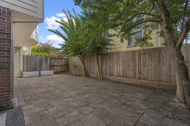 Building Photo - 4107 Woodhead St