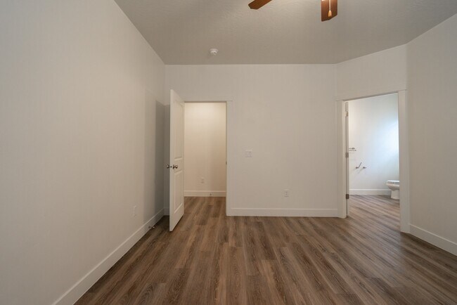Building Photo - Small Dog Friendly Home With RV Parking