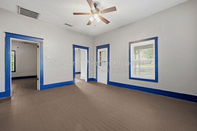Building Photo - 605 E Woodard St