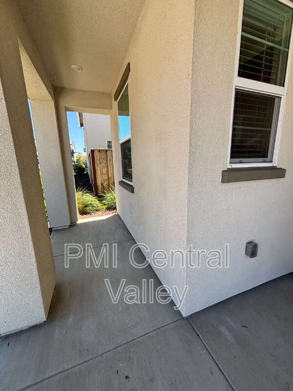 Building Photo - 3226 Tibidabo St
