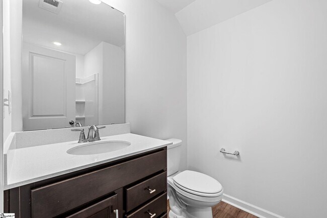 Building Photo - 520 Barbican Pl