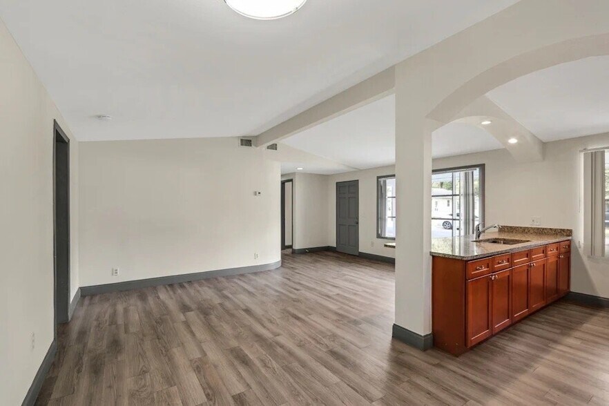 Building Photo - 3515 N 35th St