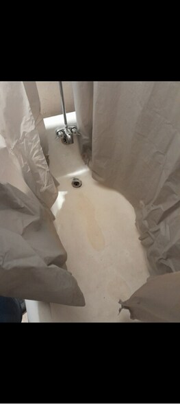 Building Photo - 920 Chicopee St