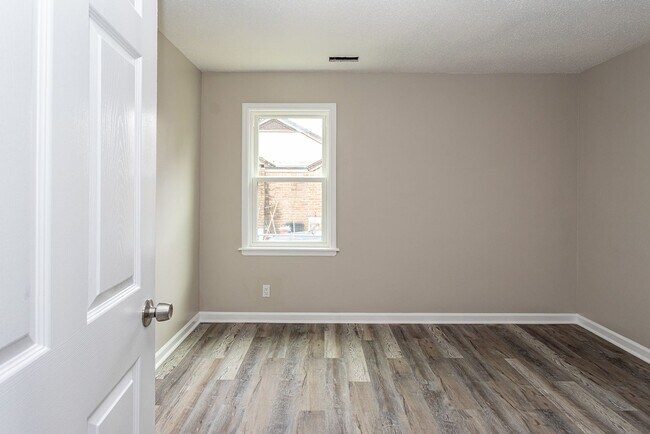 Building Photo - Welcome to this beautiful newly renovated 3-bedroom brick ranch!