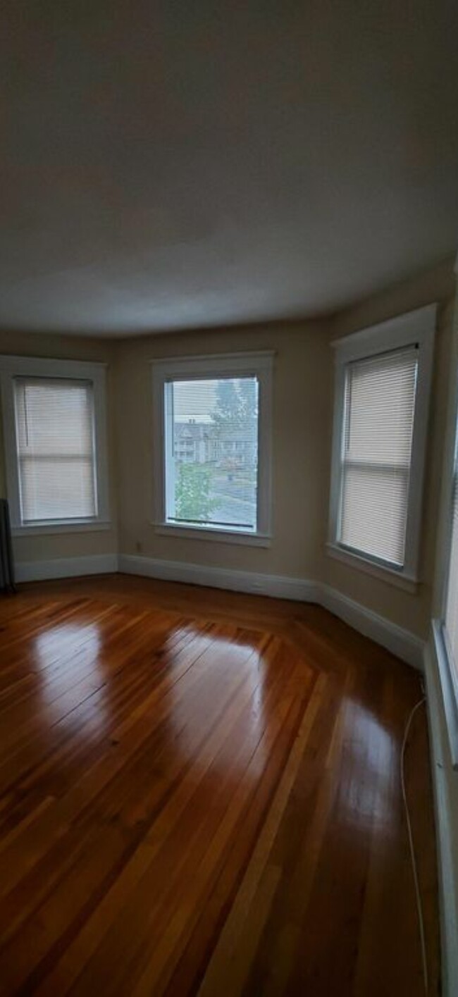 Building Photo - 719 Belmont Ave