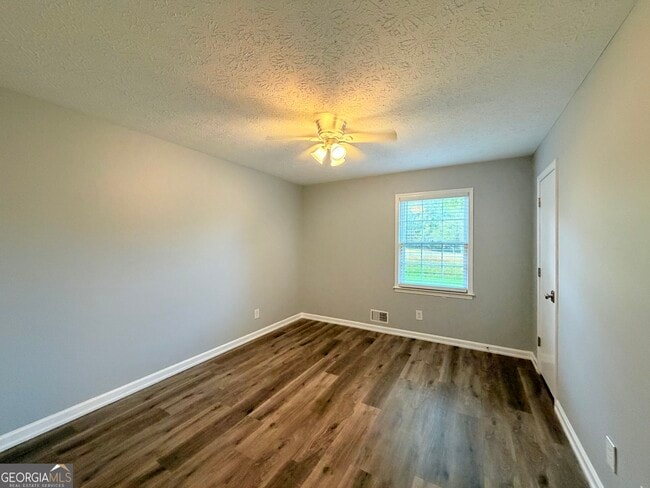 Building Photo - 315 Hardscrabble Rd