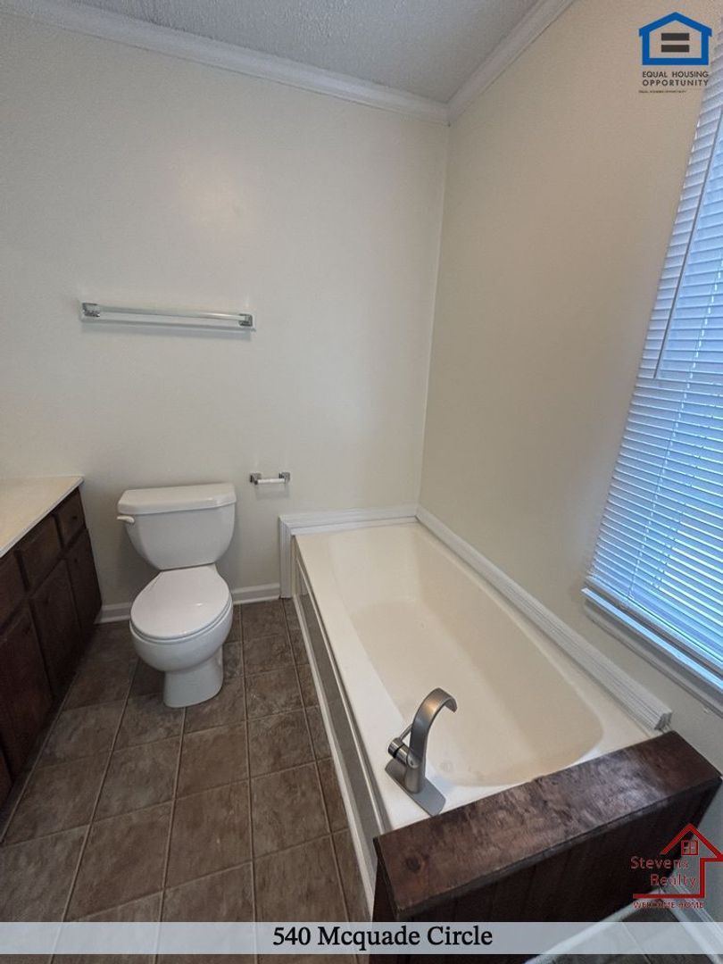 Building Photo - 540 McQuade Cir