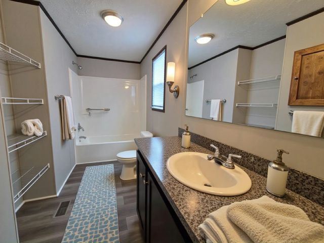 Building Photo - 440 Warbler Ln