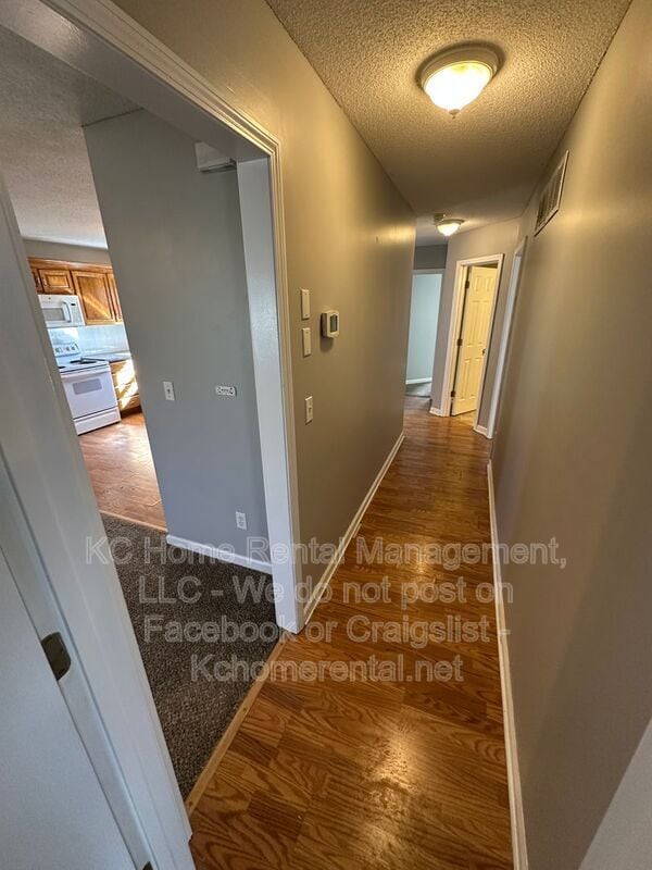 Building Photo - 817 NE Independence Ct