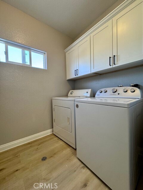 Building Photo - 41410 Juniper St