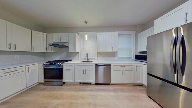 Building Photo - 44 Dimmock St