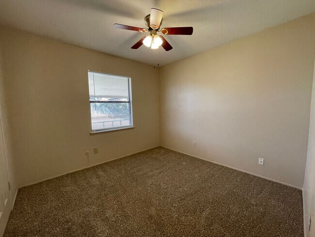 Building Photo - COMING SOON - SPACIOUS 3 BEDROOM 2 BATH BRICK HOME