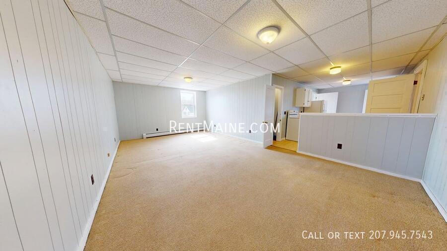 Building Photo - 281 Main St