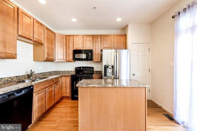 Building Photo - 11843 Skylark Rd