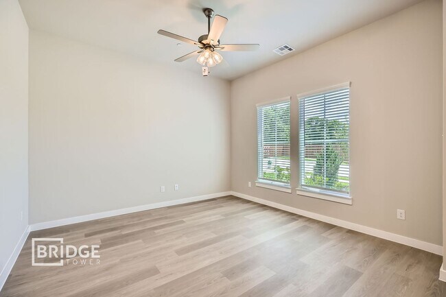 Building Photo - 1016 Oliver Dr