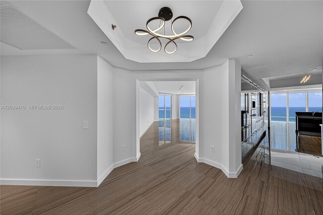 Building Photo - 2711 S Ocean Dr