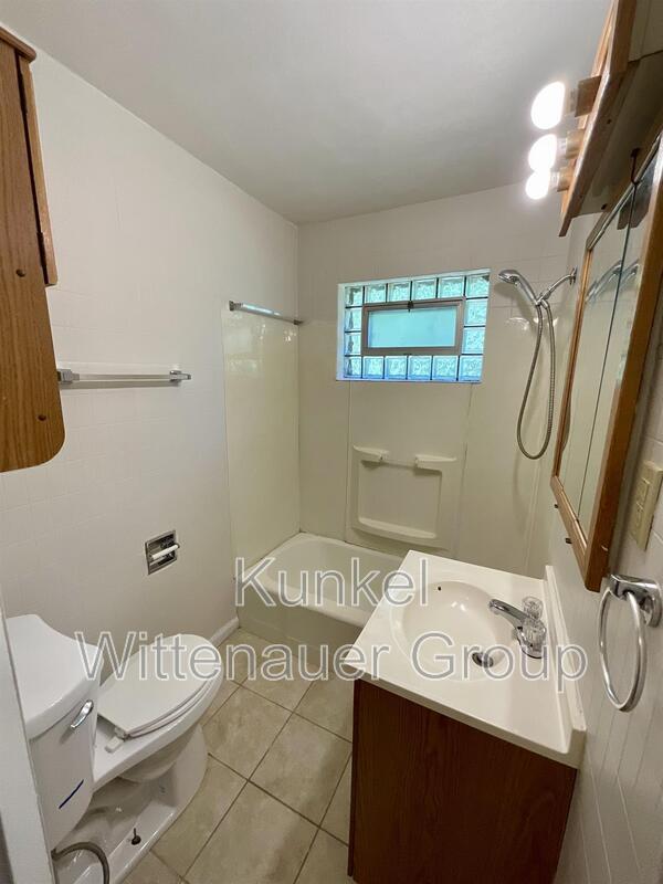 Building Photo - 1715 Menard Dr