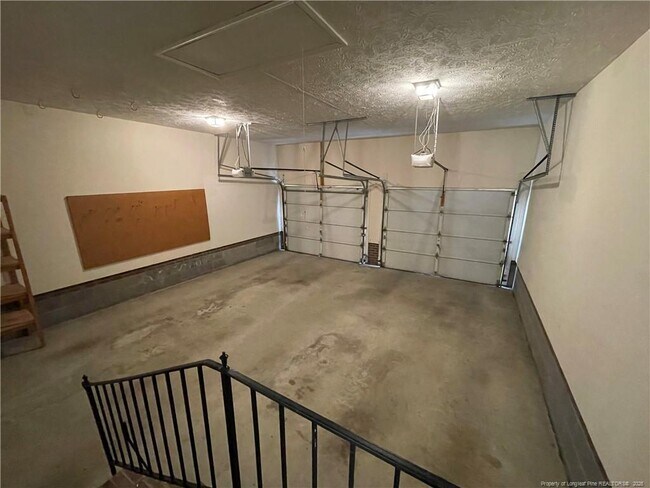 Building Photo - 6124 Garden Ct