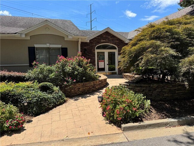 Building Photo - 5005 Wingate Way