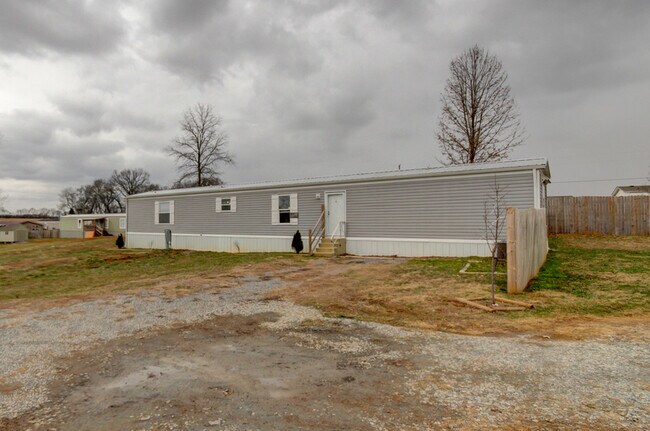 Building Photo - 295 Seays Rd